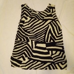 Women's sleeveless flowy blouse